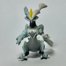 Load image into Gallery viewer, Pokémon BW - White Kyurem - Figure Keychain
