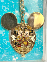 Cargar imagen en el visor de la galería, Disney Characters - Mickey &amp; Minnie Mouse - Keychain - Tokyo Disney Resort 30th Anniversary &quot;The Happiness Year&quot;
