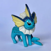 Load image into Gallery viewer, Pokémon DP - Vaporeon - Trading Figure - Monster Collection
