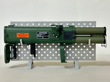 Cargar imagen en el visor de la galería, M202 FLASH ("Flame Assault Shoulder") - Rocket Launcher - Model Toy
