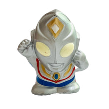 Load image into Gallery viewer, Ultraman Dyna - Finger Puppet - SD Figure
