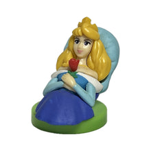 Cargar imagen en el visor de la galería, Sleeping Beauty - Princess Aurora - Trading Figure - Choco Egg - Me Ake (78)
