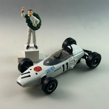 Cargar imagen en el visor de la galería, Honda F-1 / RA-272 - Miniature - Trading Figure
