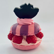 Cargar imagen en el visor de la galería, Alice in Wonderland - Cheshire Cat - Figure - Macarons
