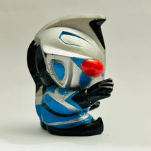 Cargar imagen en el visor de la galería, Ultraman Cosmos - Chaos Ultraman - Finger Puppet - SD Figure
