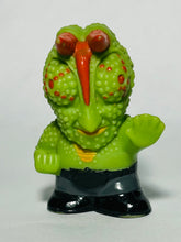 Cargar imagen en el visor de la galería, Kamen Rider - Shinigami Chameleon - Finger Puppet
