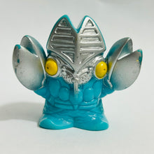 Cargar imagen en el visor de la galería, Ultraman - Alien Baltan - Finger Puppet - Kaiju - Monster - SD Figure (2)
