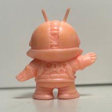 Cargar imagen en el visor de la galería, Kamen Rider V3 - Eraser Figure - Keshigomu
