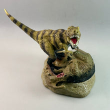 Load image into Gallery viewer, Tyrannosaurus &amp; Parasaurolophus - Dinosaur Figures Scene - Diorama
