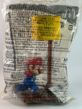 Cargar imagen en el visor de la galería, Super Mario Bros. - Mario with ? Block - Toy with sound - McDonald’s Happy Meal Set
