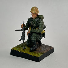 Load image into Gallery viewer, Soldier in Field Uniform (Kneeling) - Miniature (004)
