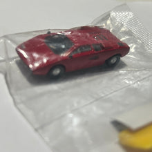 Cargar imagen en el visor de la galería, Lamborghini Countach LP400 (1974) - Miniature Car - Red ver.
