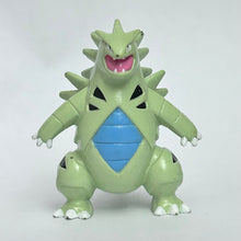 Load image into Gallery viewer, Pokémon - Tyranitar - Trading Figure - Moncolle (2nd Gen) (248)
