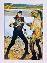 Cargar imagen en el visor de la galería, D27: Machine-Gun Snake's Terrifying Right Hand - Kamen Rider - Trading Card
