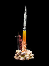 Load image into Gallery viewer, Summer of Rockets: Saturn V rocket lifting off - Diorama Figure (05)
