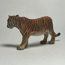 Load image into Gallery viewer, Bengal tiger mother and cub - Trading Figure - Miniature (1)
