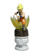 Cargar imagen en el visor de la galería, Dragon Ball Z - Son Goku SSJ - Chess Piece - King
