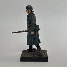 Cargar imagen en el visor de la galería, German Infantry (German Grey Uniform + Rifle) - Miniature (027)
