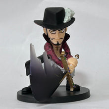 Load image into Gallery viewer, One Piece - Dracule Mihawk - Card Stand Figure
