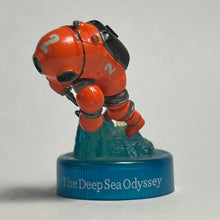 Cargar imagen en el visor de la galería, DeepSea Exploration suit - Trading Figure - Miniature
