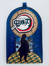 Cargar imagen en el visor de la galería, Kimetsu no Yaiba - Tomioka Giyuu - Reel Keychain (with Carabiner)
