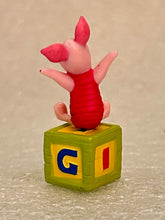 Cargar imagen en el visor de la galería, Winnie-the-Pooh - Piglet - Disney Choco Party Part 2 - Trading Figure (027)
