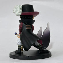 Load image into Gallery viewer, One Piece - Dracule Mihawk - Card Stand Figure
