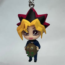 Cargar imagen en el visor de la galería, Yu-Gi-Oh! Duel Monsters - Mutou Yuugi &amp; Kuriboh - Deformed Mini - Swing Mascot
