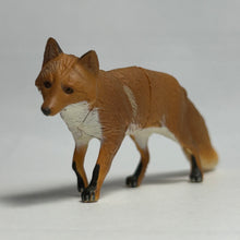 Cargar imagen en el visor de la galería, Red fox - Trading Figure - Miniature - 152
