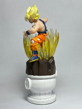 Cargar imagen en el visor de la galería, Dragon Ball Z - Son Goku SSJ - Chess Piece - King
