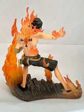 Cargar imagen en el visor de la galería, One Piece - Portgas D. Ace - DXF Figure - Brotherhood II
