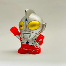 Cargar imagen en el visor de la galería, Ultraman: The Adventure Begins - Ultraman Chuck - Finger Puppet - SD Figure
