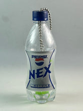 Cargar imagen en el visor de la galería, Pepsi Nex - &quot;Nexbrick&quot; - Bottle Capsule Collection Mascot - Green
