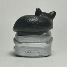 Cargar imagen en el visor de la galería, Black cat &amp; rice cooker - Trading Figure - Miniature
