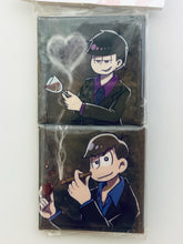 Cargar imagen en el visor de la galería, Osomatsu-san - Matsuno Karamatsu &amp; Matsuno Ichimatsu - Square Can Badge Set - Doujin Goods
