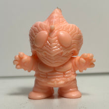 Cargar imagen en el visor de la galería, Kamen Rider Amazon - Eraser Figure - Keshigomu
