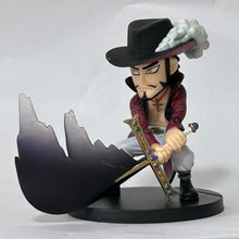 Load image into Gallery viewer, One Piece - Dracule Mihawk - Card Stand Figure

