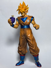 Load image into Gallery viewer, Dragon Ball Kai x One Piece - Son Goku SSJ - Crossover DX Figure
