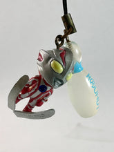 Cargar imagen en el visor de la galería, Ultraman Mebius - Mobile Strap - Ski Jump ver.
