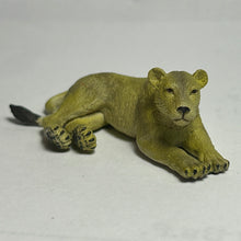 Cargar imagen en el visor de la galería, Lion Family (B) - Trading Figure - Miniature (9)
