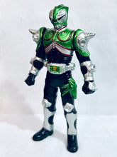 Cargar imagen en el visor de la galería, Kamen Rider Ryuuki - Kamen Rider Verde - Bandai Shokugan - Candy Toy - Trading Figure
