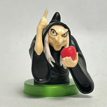 Load image into Gallery viewer, Snow White and the Seven Dwarfs - The Witch - Trading Figure - Choco Egg (126)

