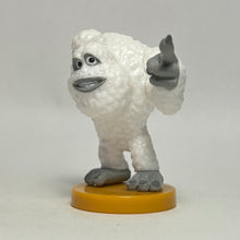 Cargar imagen en el visor de la galería, Monsters Inc. - Yeti - Trading Figure - Choco Egg (46)
