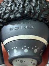 Load image into Gallery viewer, One Piece - Bartholomew Kuma - Figure Keychain
