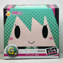 Cargar imagen en el visor de la galería, Vocaloid - Hatsune Miku - Doll - Graphig ++ - Checkered ver
