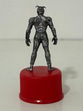 Cargar imagen en el visor de la galería, Kamen Rider Shin - Bottle Cap Figure - No. 13
