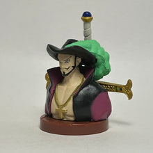 Cargar imagen en el visor de la galería, One Piece - Dracule Mihawk - Trading Figure - Choco Egg (14)
