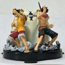 Cargar imagen en el visor de la galería, One Piece - Luffy, Ace &amp; Newgate - Noodle Figure
