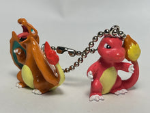 Cargar imagen en el visor de la galería, Pokémon - Charmander &amp; Charizard - Figure Keyholder
