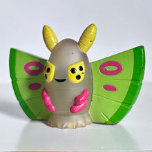 Cargar imagen en el visor de la galería, Pokémon Advanced Generation - Dokucale / Dustox - Finger Puppet - Clear ver.
